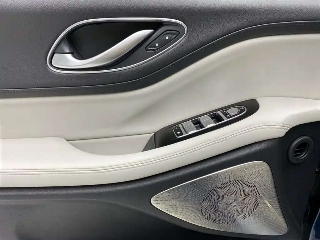 Voyah Dreamer 2025 PHEV AWD Flagship Kunpeng Edition