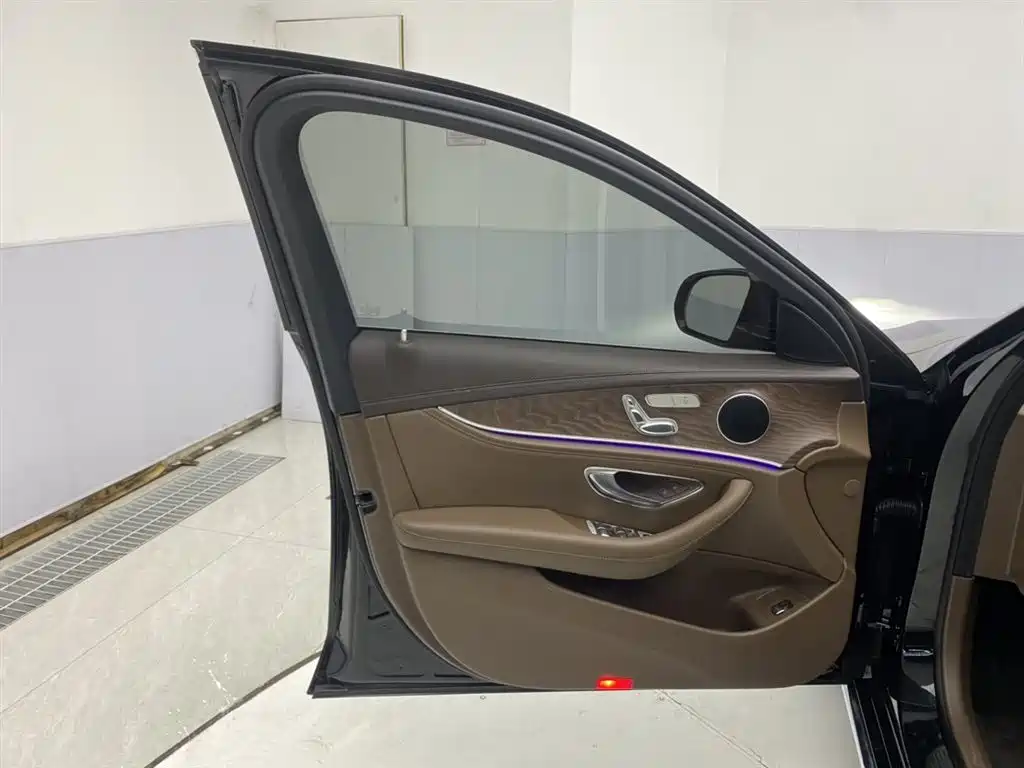 Mercedes-Benz E-Class 2023 Facelift E 260 L
