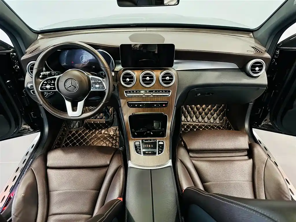 Mercedes-Benz GLC 2020 GLC 300 L 4MATIC Luxury