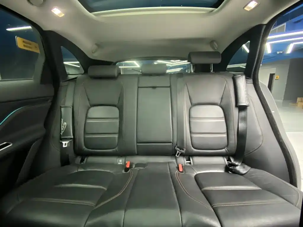 Jaguar F-PACE 2018 2.0T AWD Urban Prestige Edition