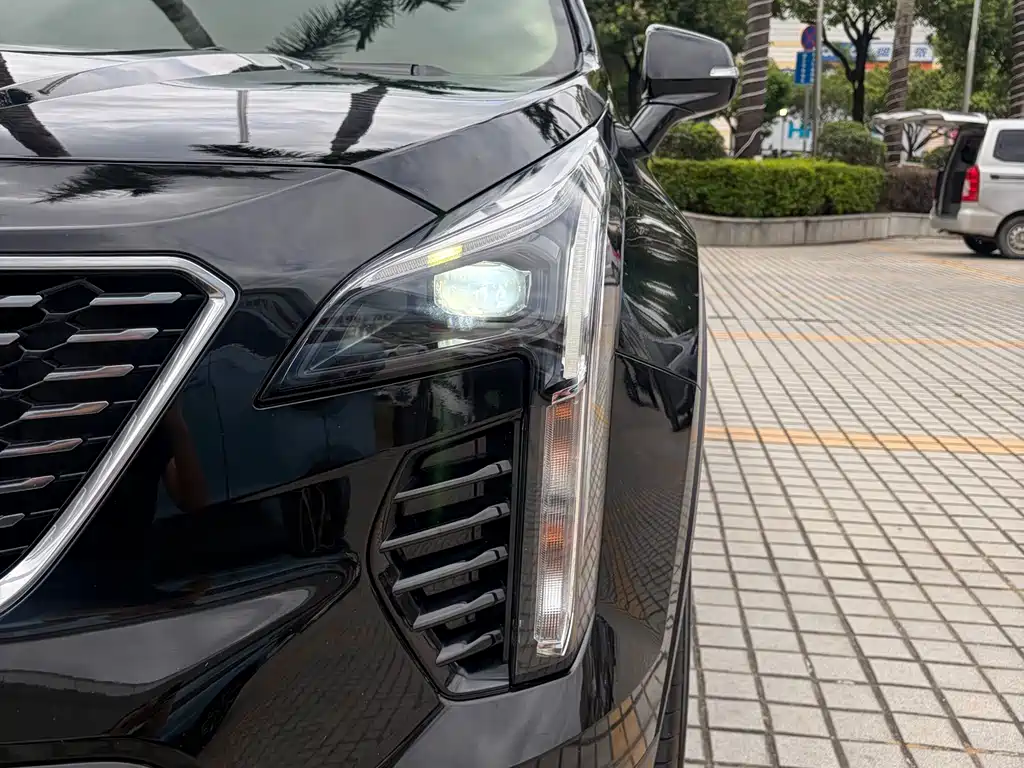 Cadillac XT4 2021 28T FWD Luxury