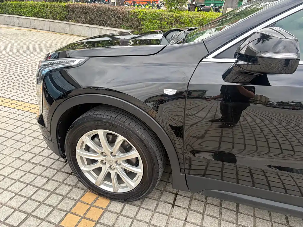 Cadillac XT4 2021 28T FWD Luxury
