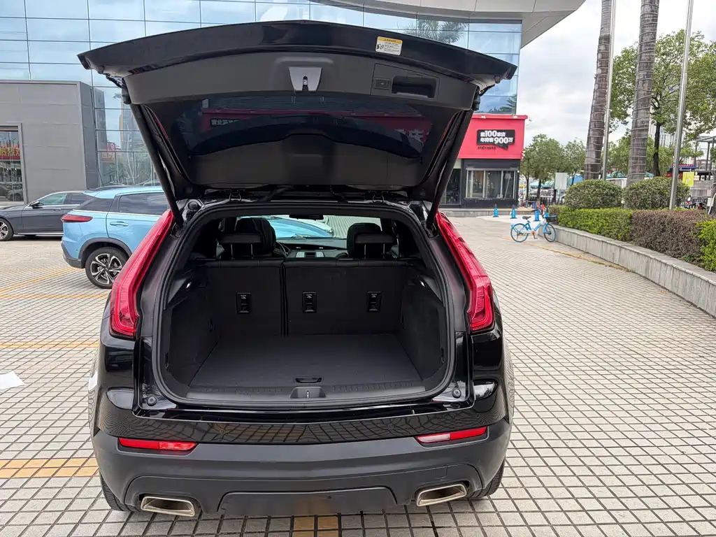 Cadillac XT4 2021 28T FWD Luxury