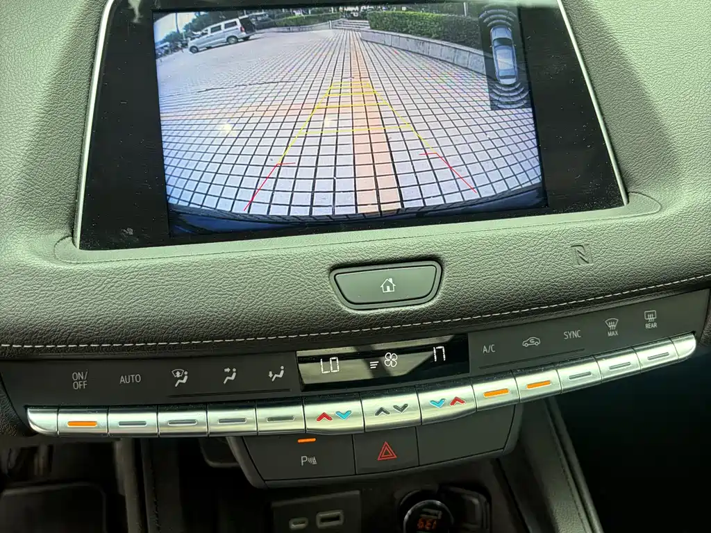 Cadillac XT4 2021 28T FWD Luxury