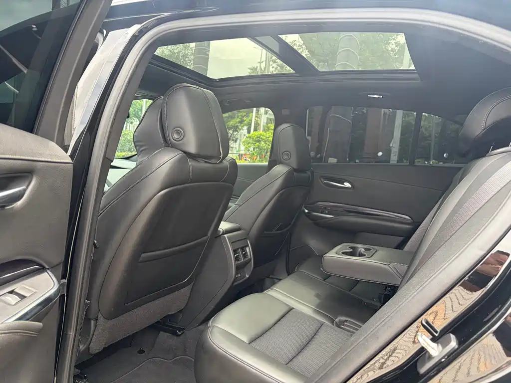 Cadillac XT4 2021 28T FWD Luxury
