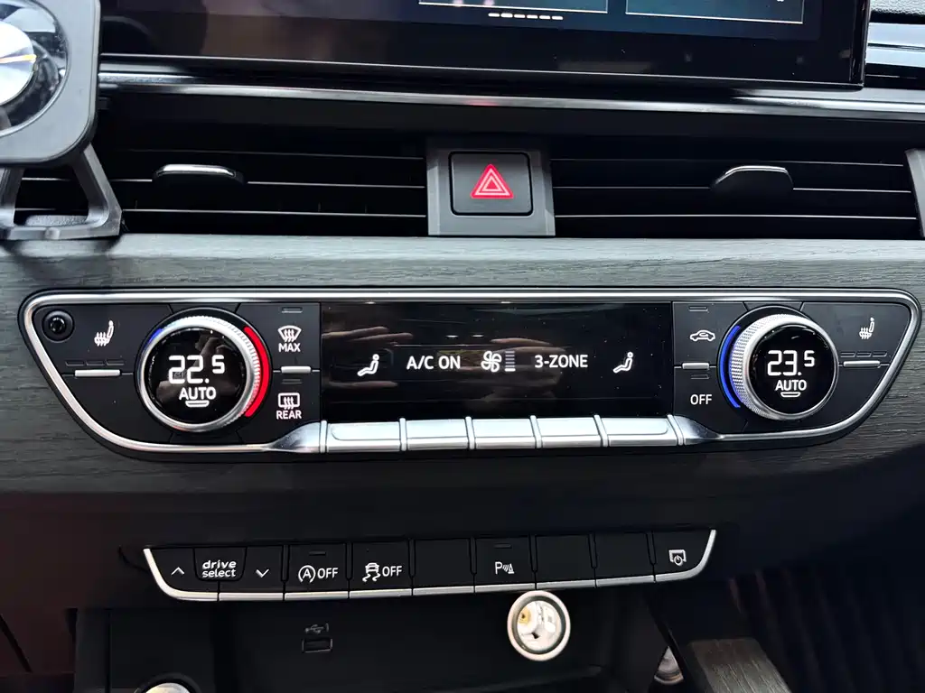 Audi A4L 2023 40 TFSI Premium