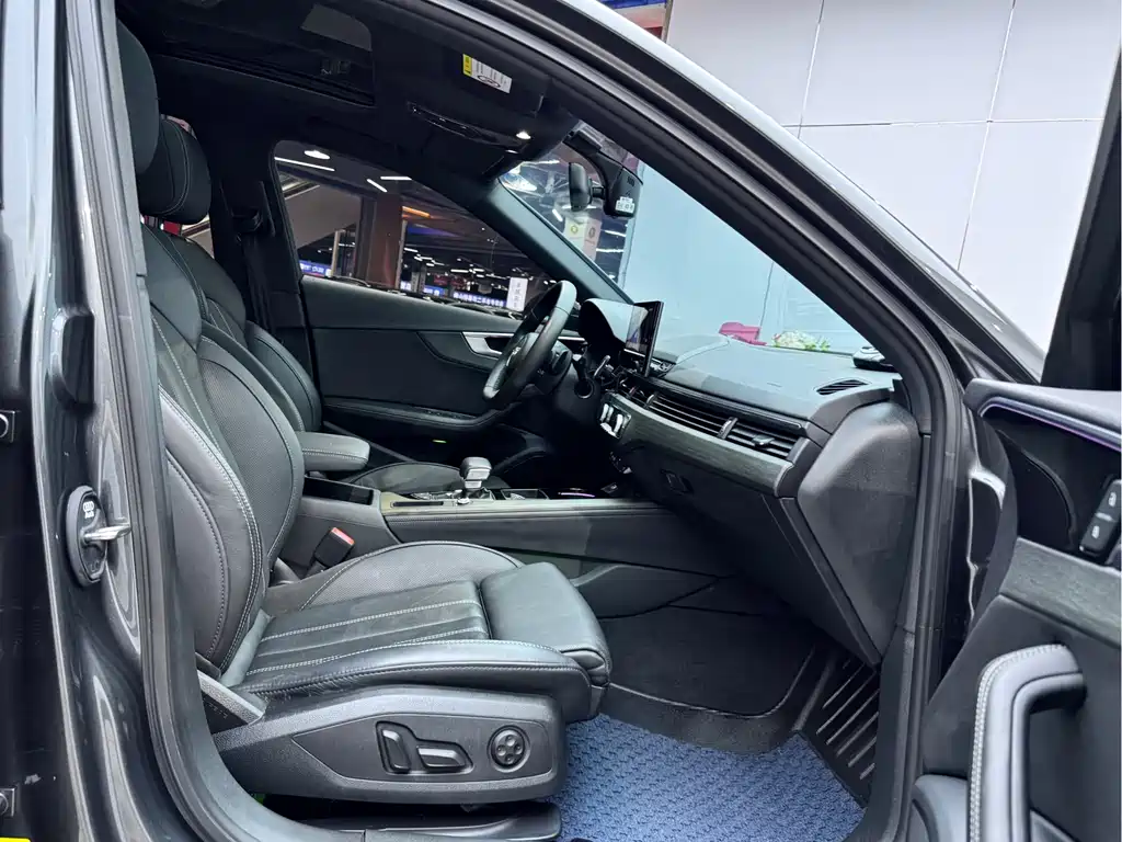 Audi A4L 2023 40 TFSI Premium