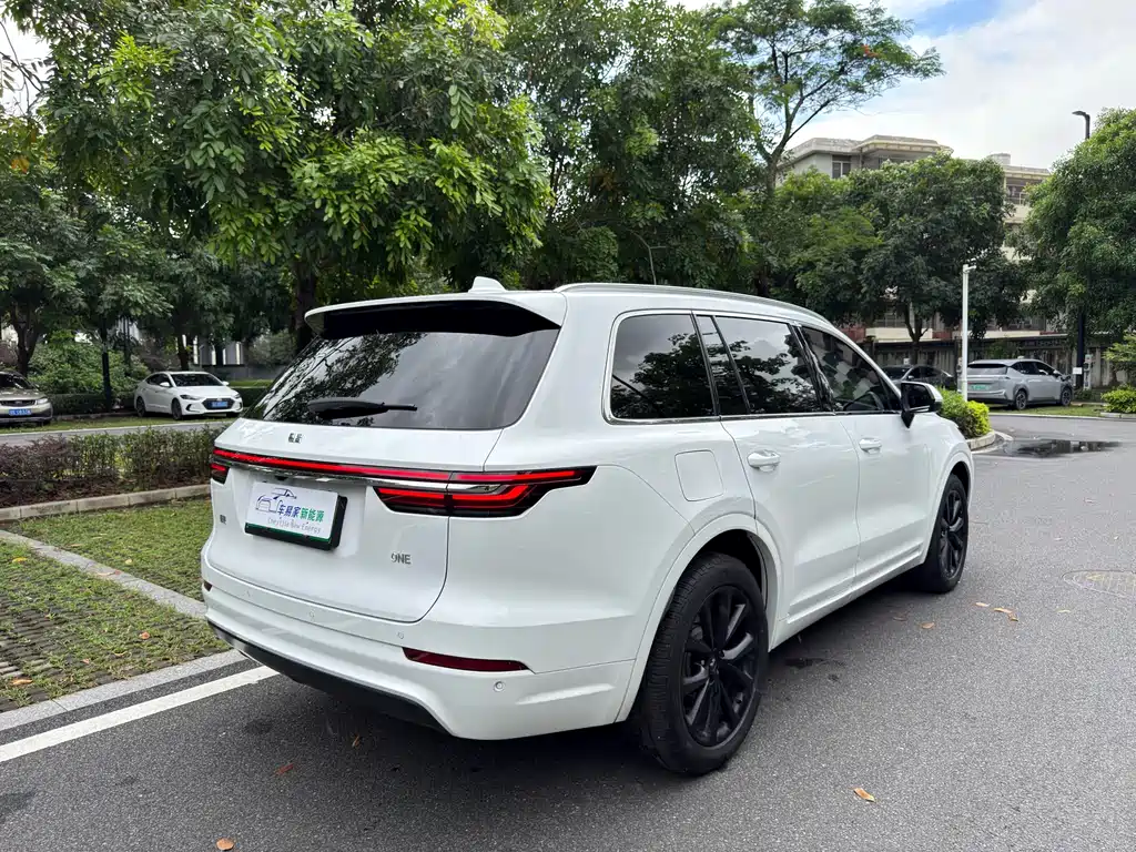 Li Auto ONE