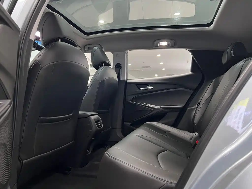Chevrolet Menlo 2022 Nebula Edition