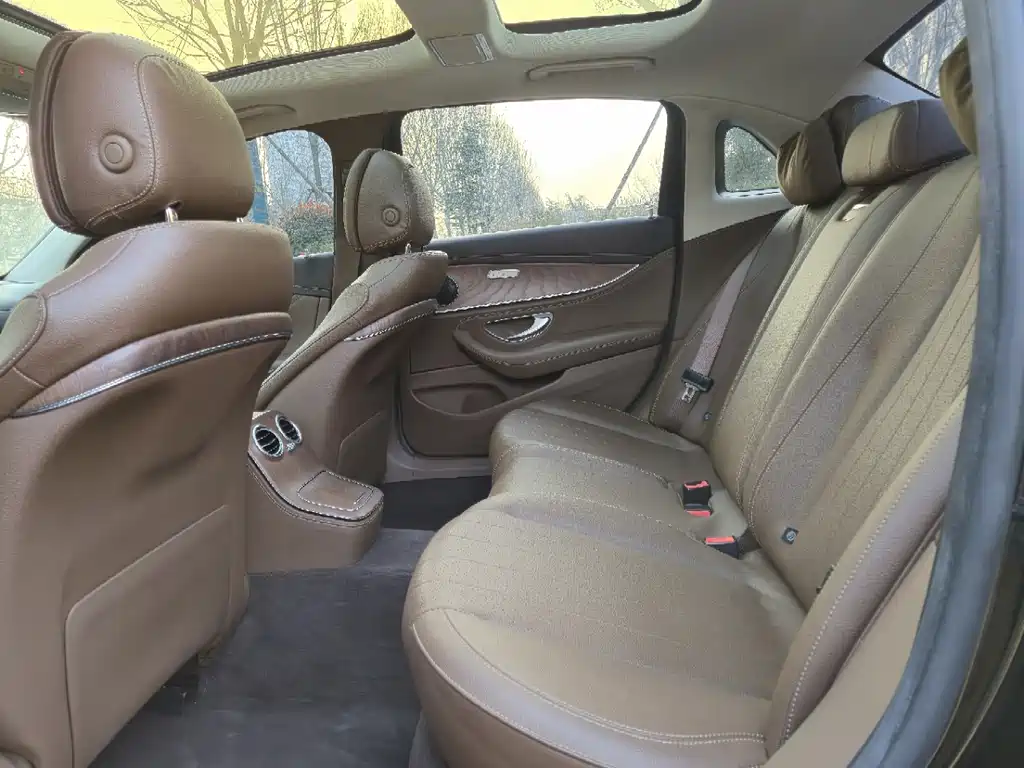 Mercedes-Benz E-Class 2022 E 300 L Fashion