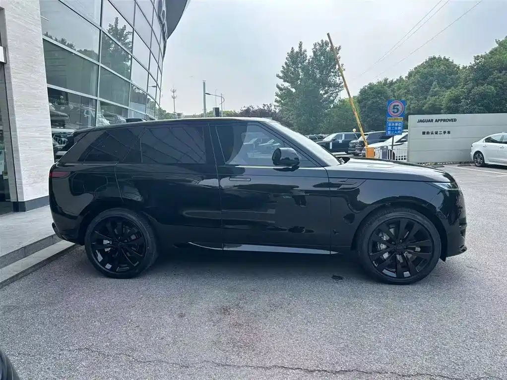 2026 Range Rover Sport 400PS Dynamic SE