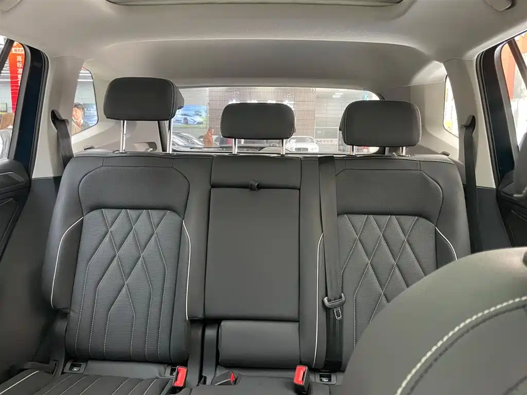 Volkswagen Tiguan L 2022 330TSI Automatic FWD R-Line Yue Xiang Edition