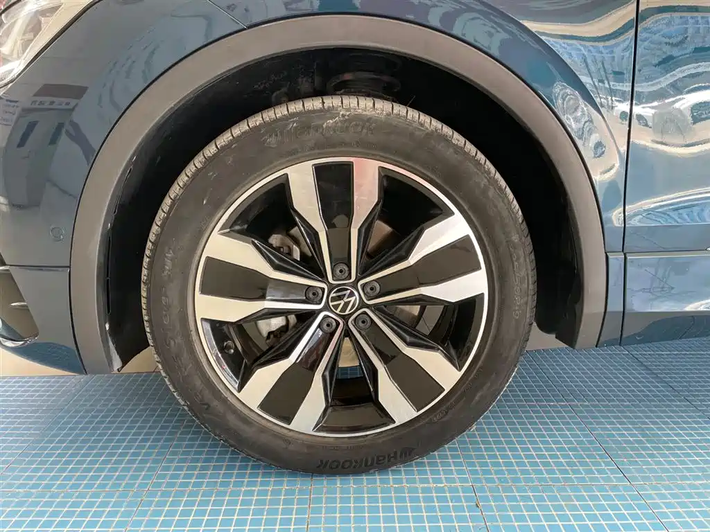 Volkswagen Tiguan L 2022 330TSI Automatic FWD R-Line Yue Xiang Edition