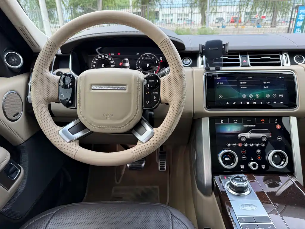 Range Rover 2022 3.0 L6 400PS Heritage Extended Classic Edition