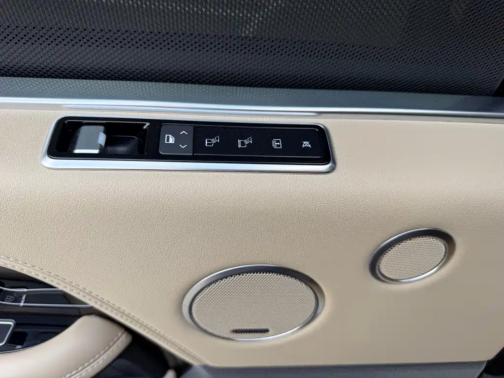 Range Rover 2022 3.0 L6 400PS Heritage Extended Classic Edition
