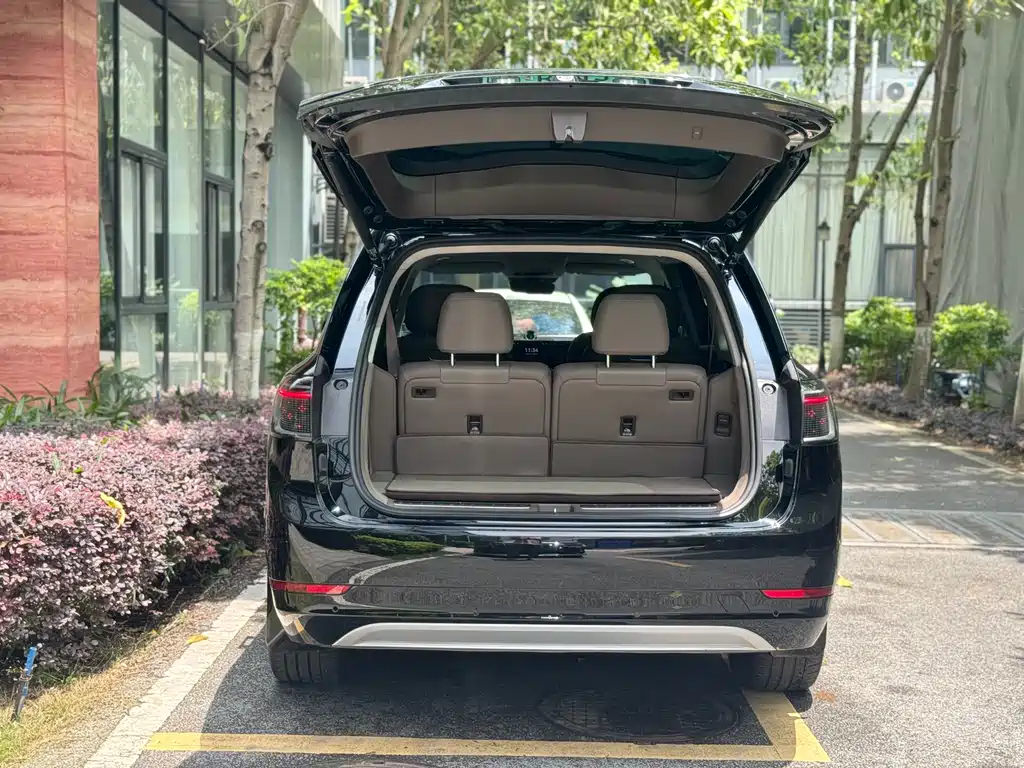 AITO M9 2024 EV Max 100kWh 6-Seater