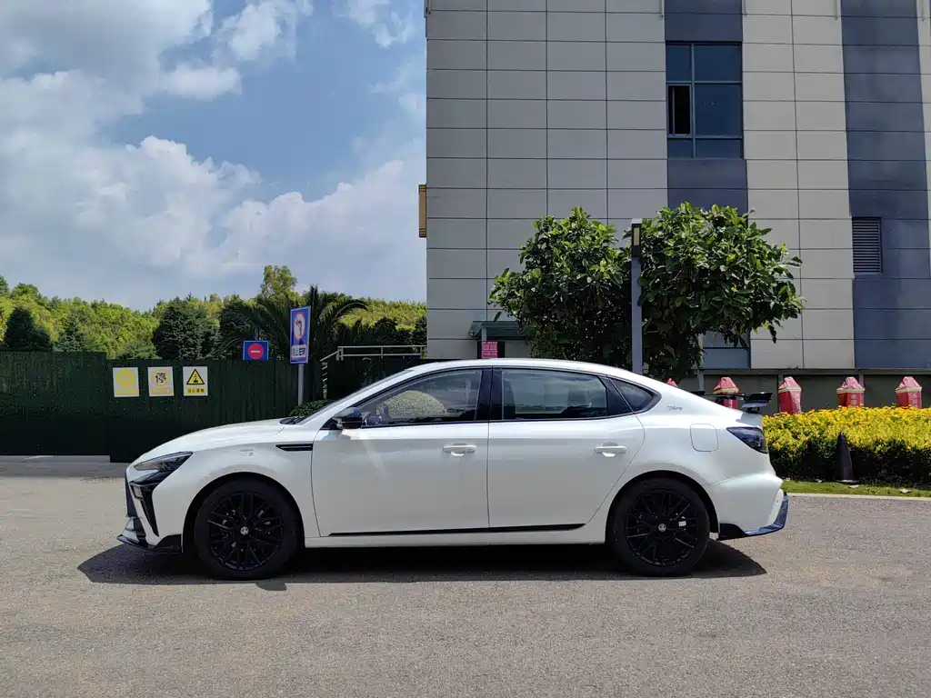MG6 2025 1.5T XLINE Shark Edition