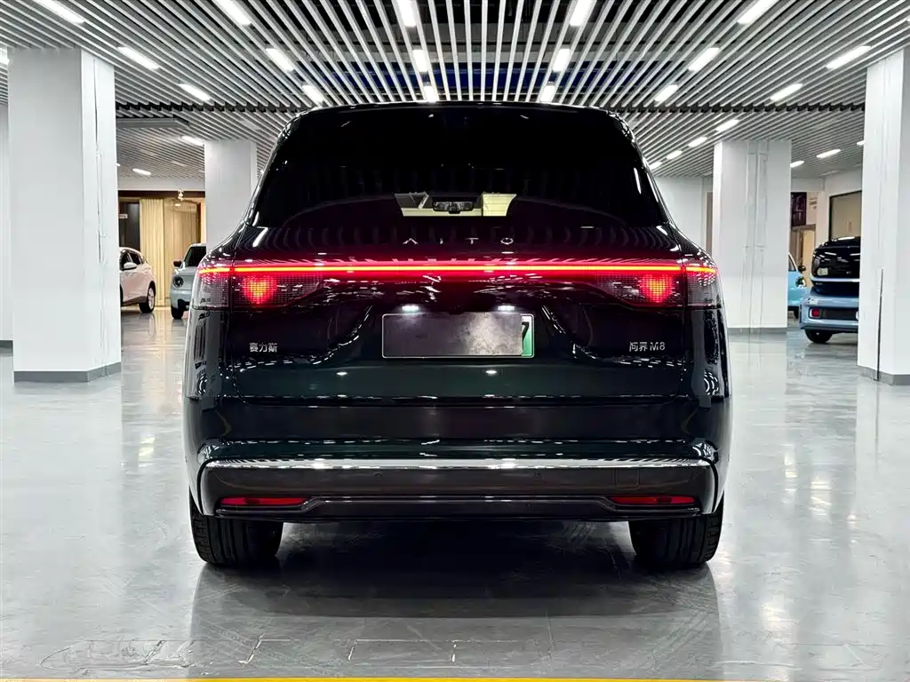 AITO M8 2025 EREV Ultra 53.4kWh 6-Seater 192-Line LiDAR