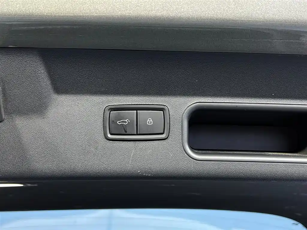 Li Auto ONE 2020 EREV 6-Seater