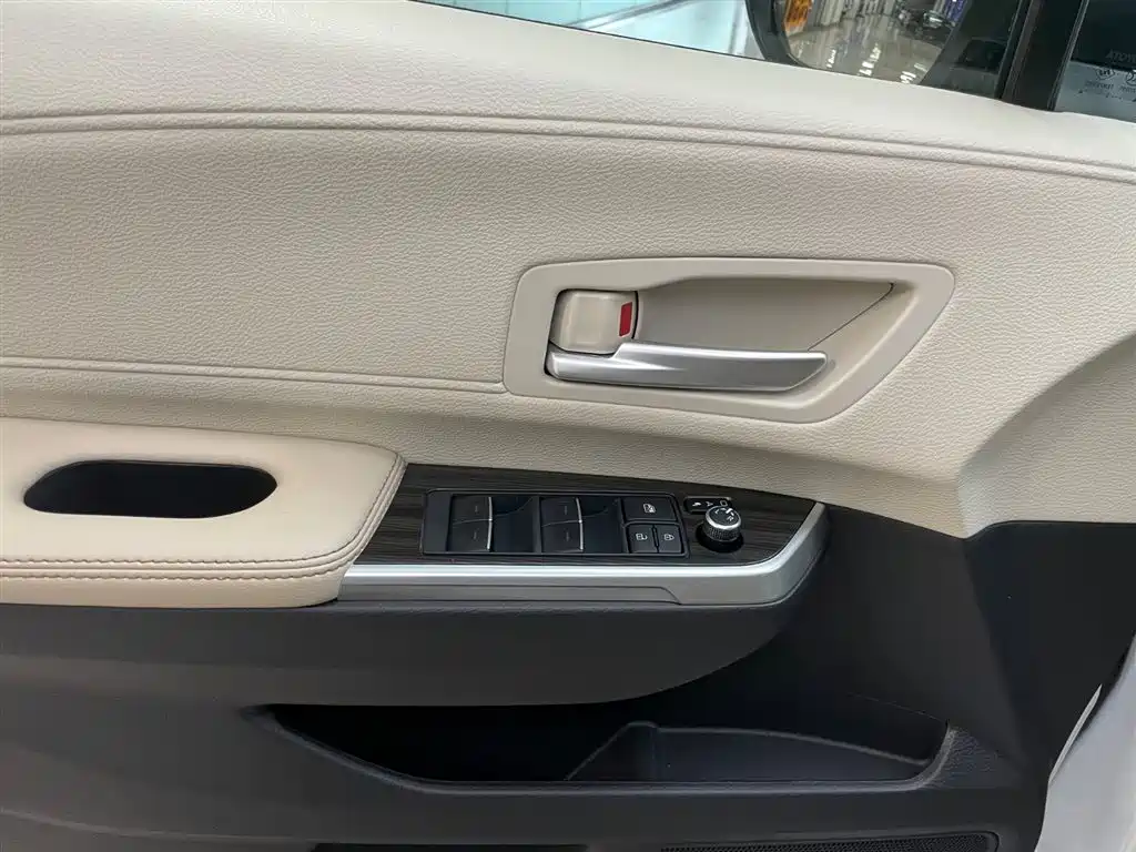 Toyota Sienna 2023 2.5L Hybrid Premium