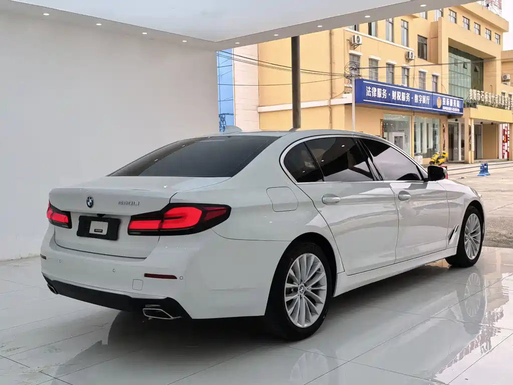 BMW 5 Series 2021 525Li Luxury Line