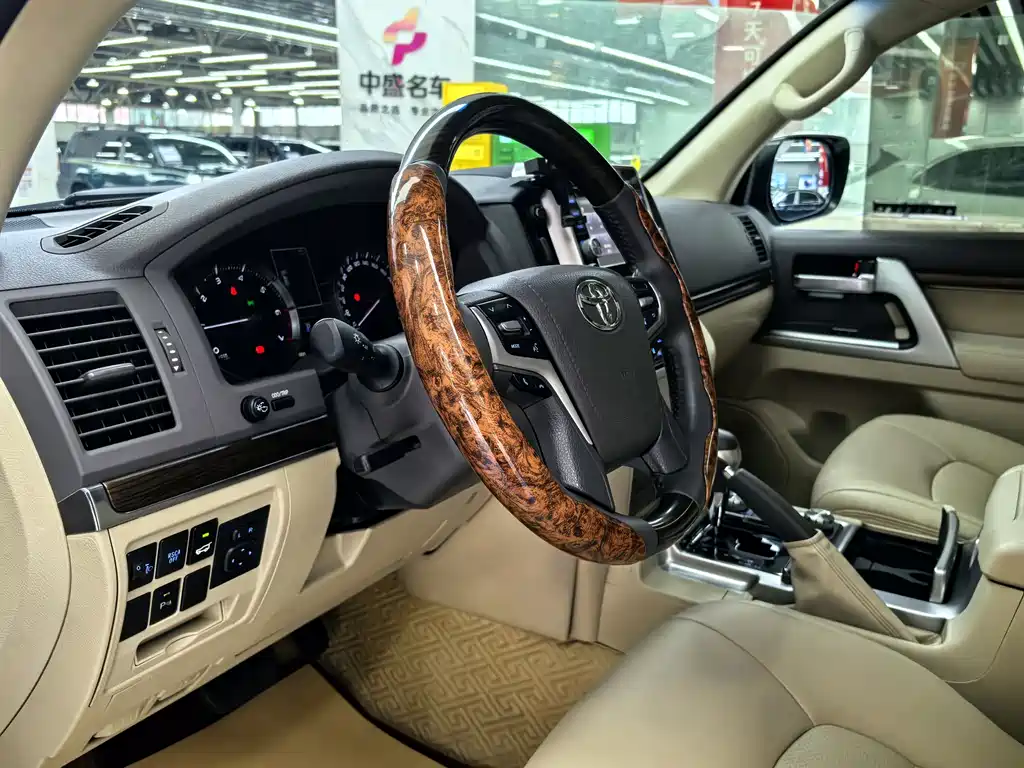 Land Cruiser (Import) 2019 4.6L GX-R Middle East Edition
