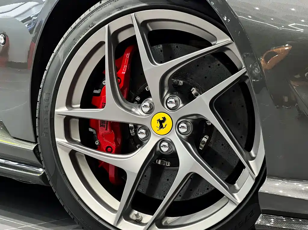 Ferrari 812 Superfast 2017 6.5L