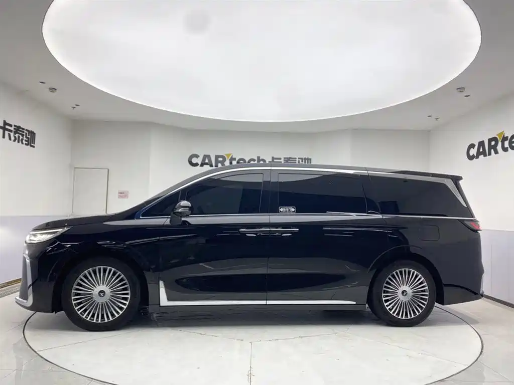 Voyah Dreamer 2025 PHEV AWD Premium Kunpeng Edition