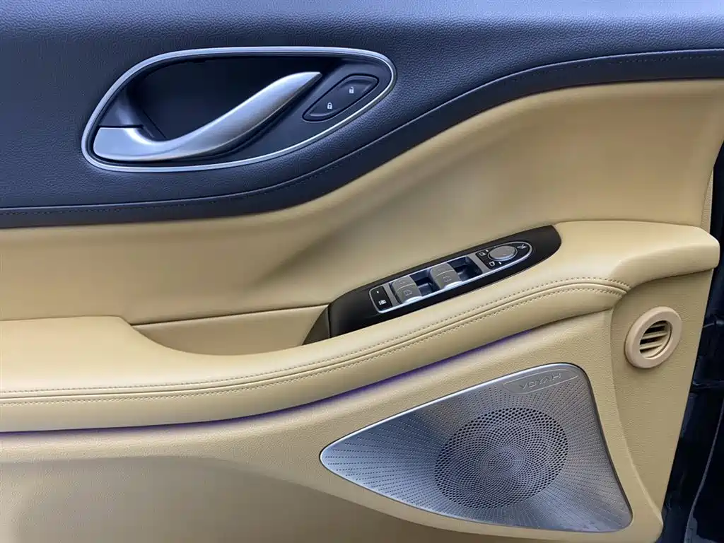 Voyah Dreamer 2025 PHEV AWD Premium Kunpeng Edition