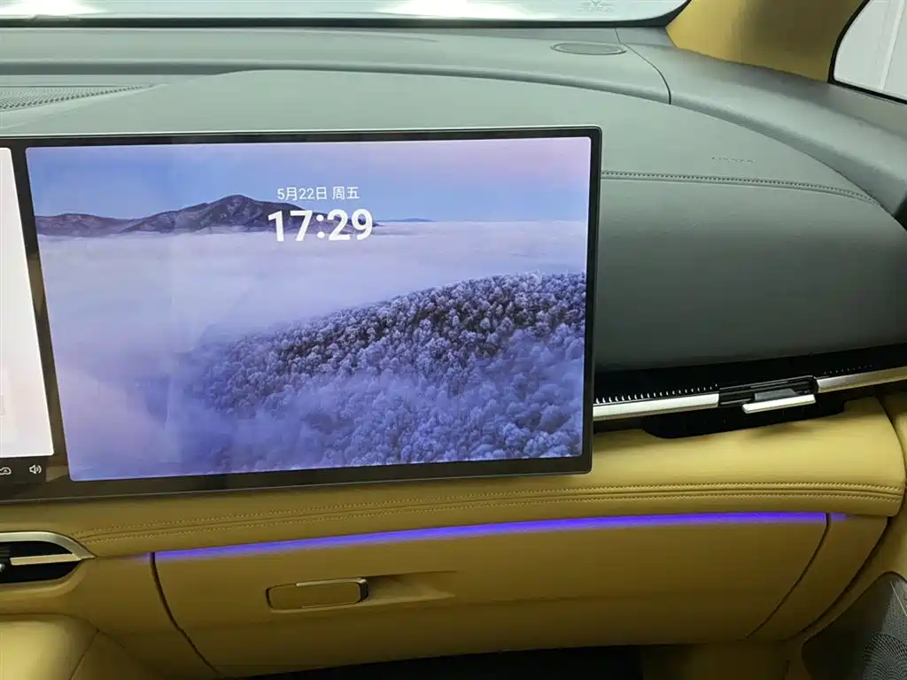 Voyah Dreamer 2025 PHEV AWD Premium Kunpeng Edition