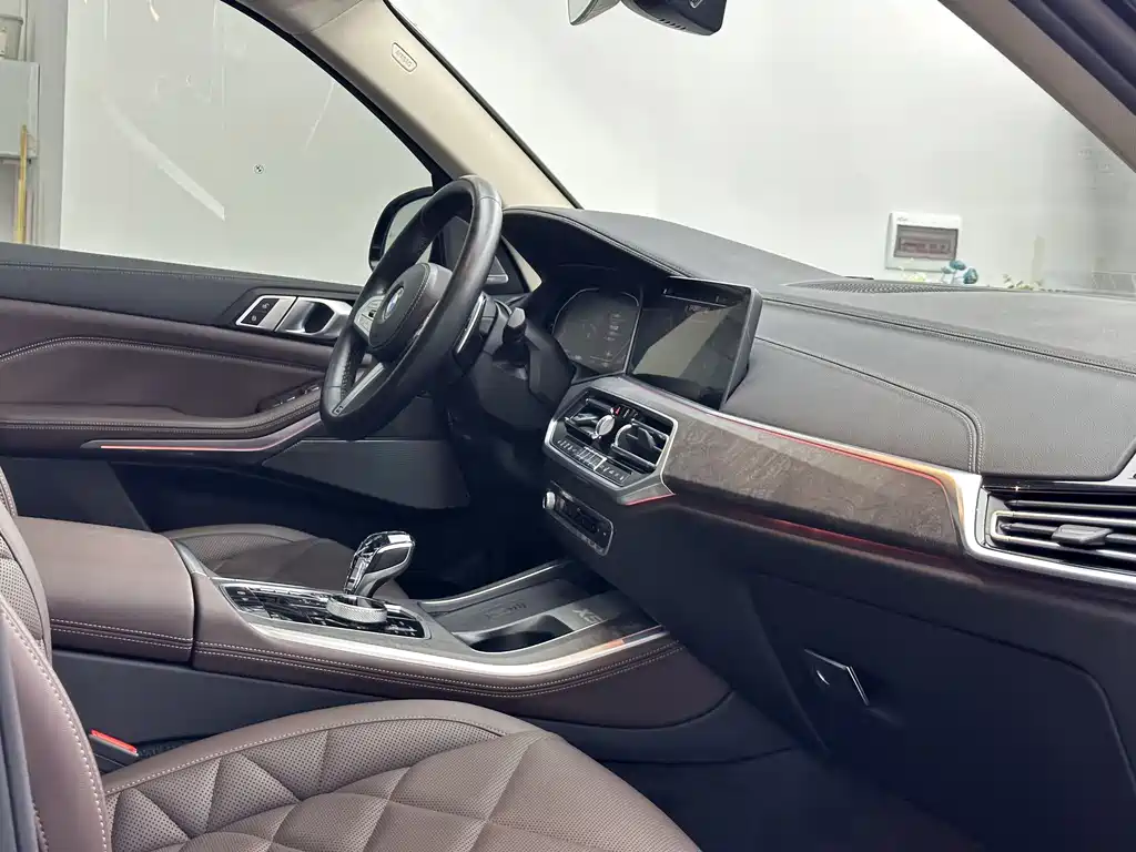 BMW X5 2022 xDrive 30Li Exclusive M Sport Package