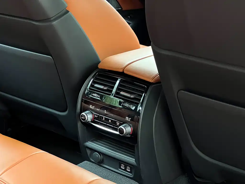 BMW M5 2021