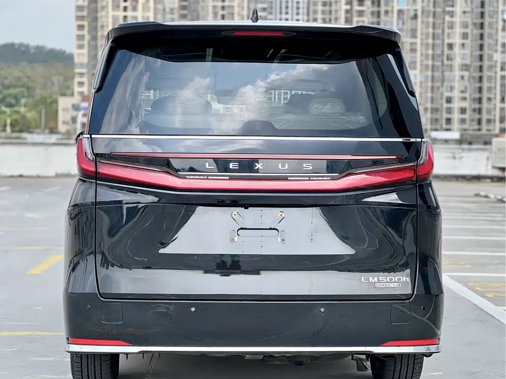 Lexus LM 2025 500h Six-Seater Executive