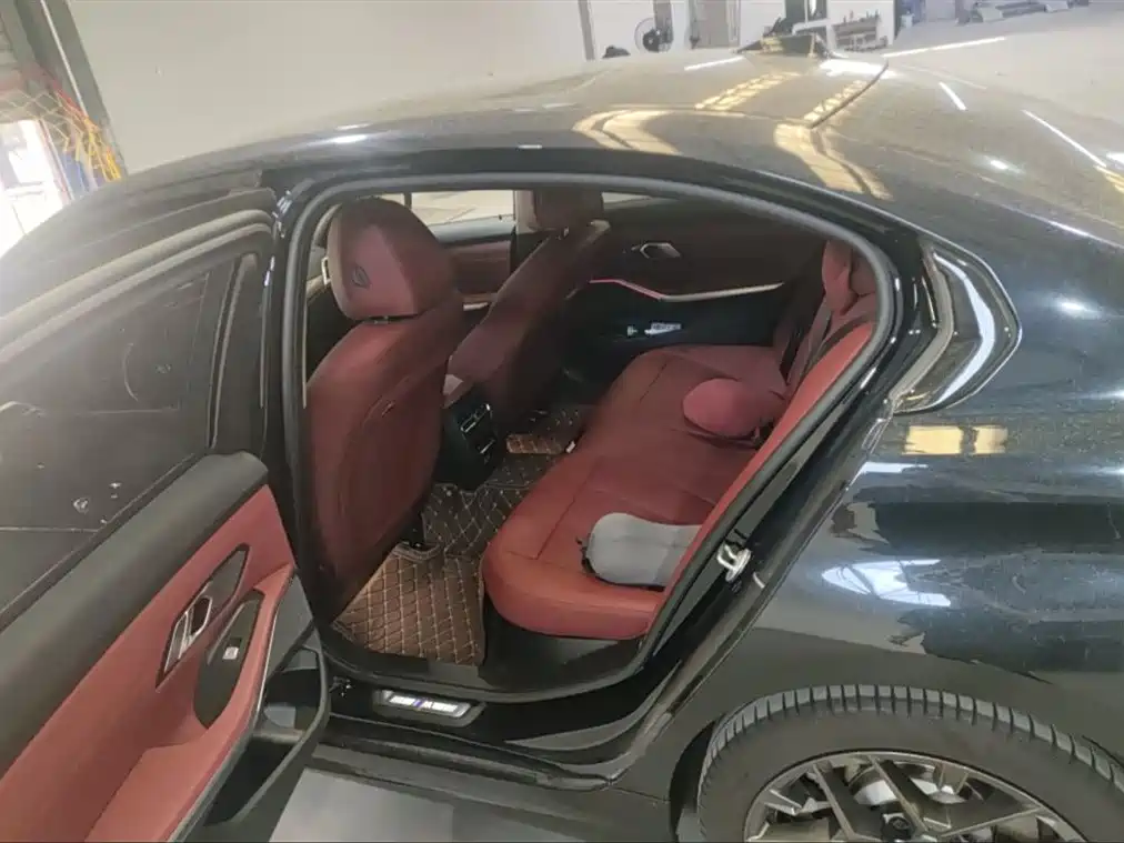BMW 3 Series 2025 330Li M Sport Night Edition