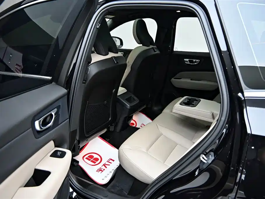 Volvo XC60 2026 B5 AWD Inscription