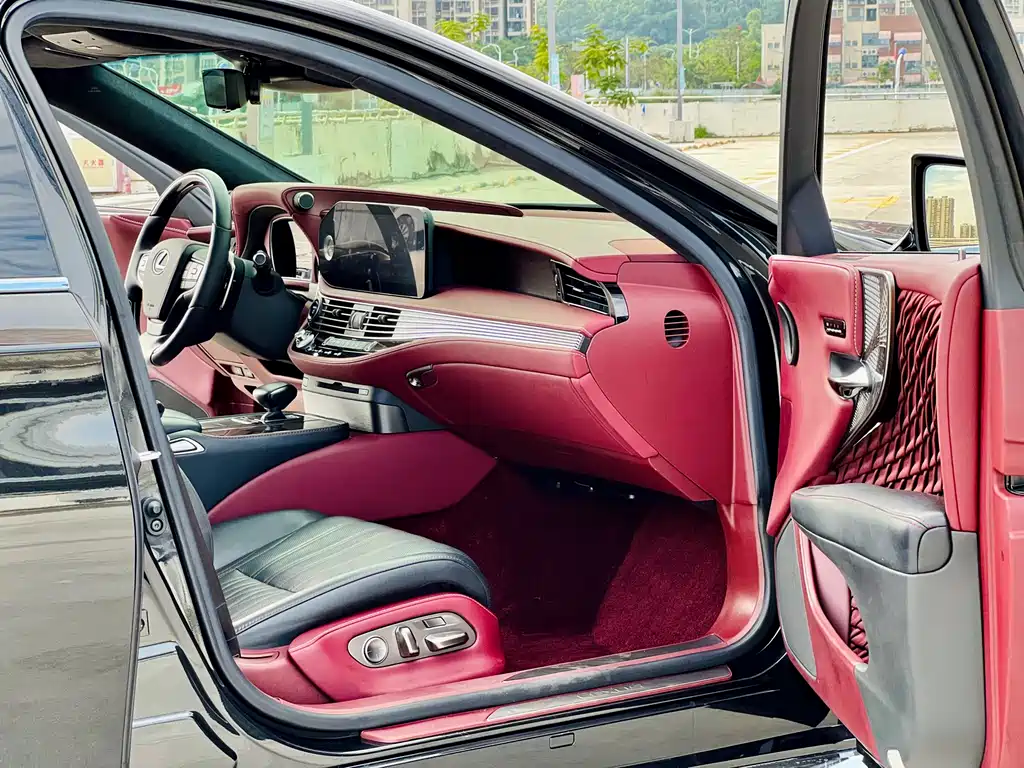 Lexus LS 2021 500h Executive Edition