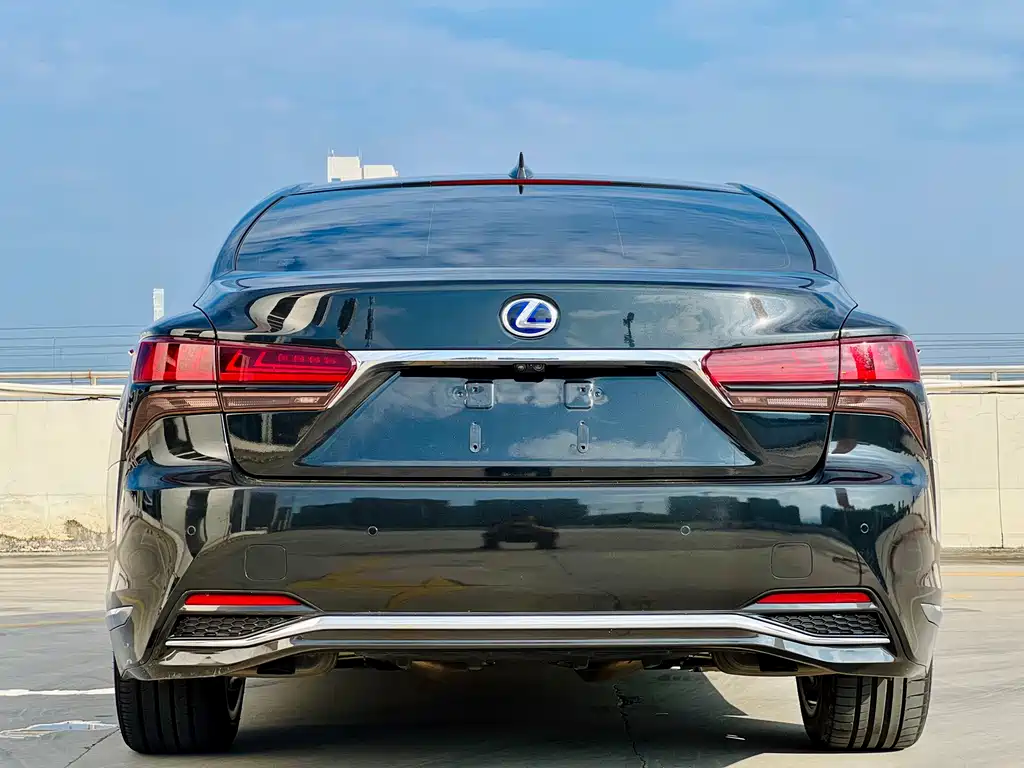 Lexus LS 2021 500h Executive Edition