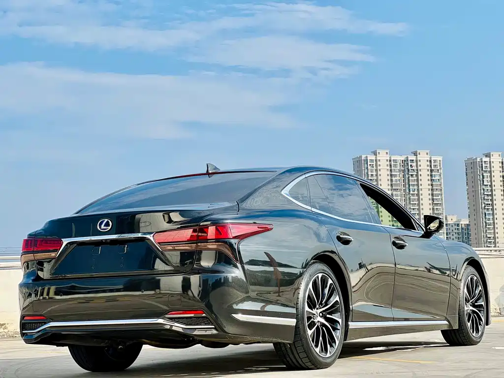 Lexus LS 2021 500h Executive Edition