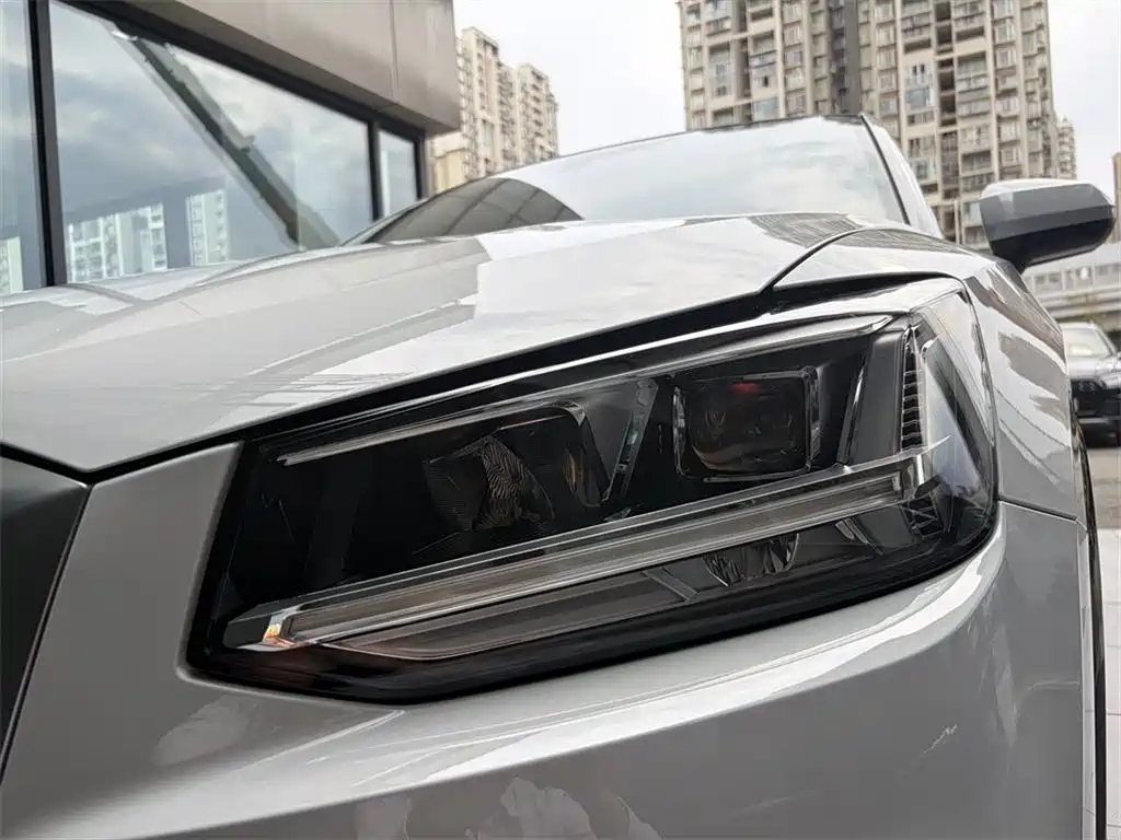 Audi Q2L e-tron 2019 Advanced