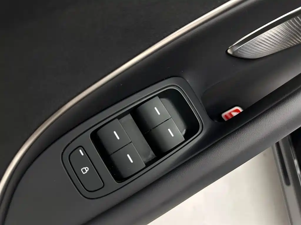 Xiaomi SU7 2024 RWD Standard Founders Edition