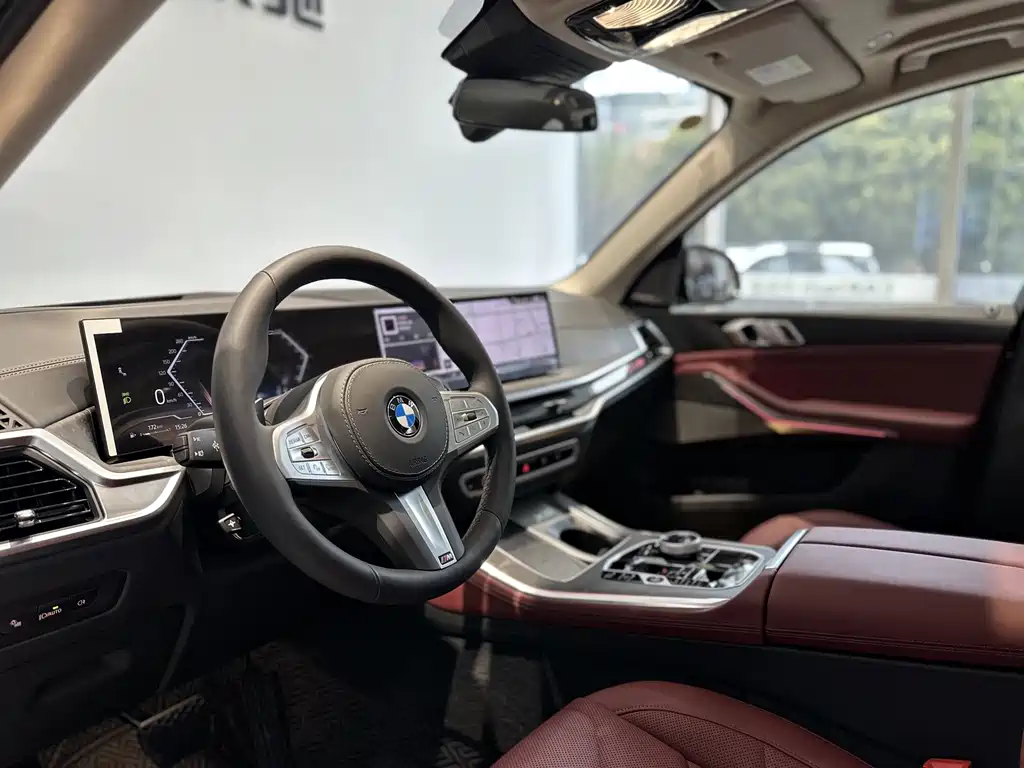 BMW X5 2023 xDrive 30Li M Sport Package