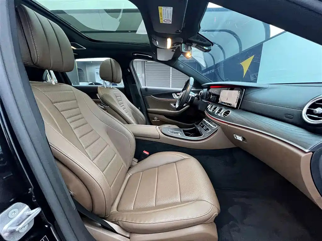 Mercedes-Benz E 300 L Sport Luxury 2021