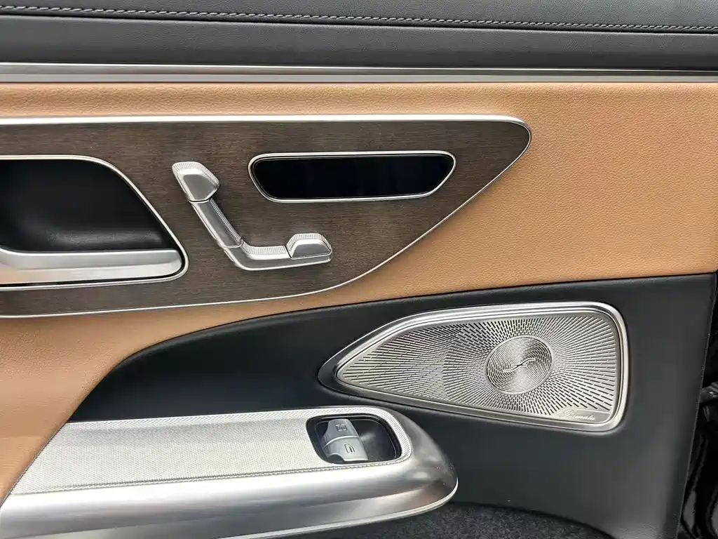 Mercedes-Benz E-Class 2025 E 300 L Luxury