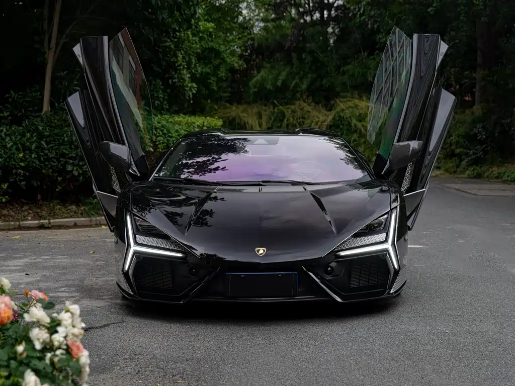 Lamborghini Revuelto 2023 6.5L PHEV Standard