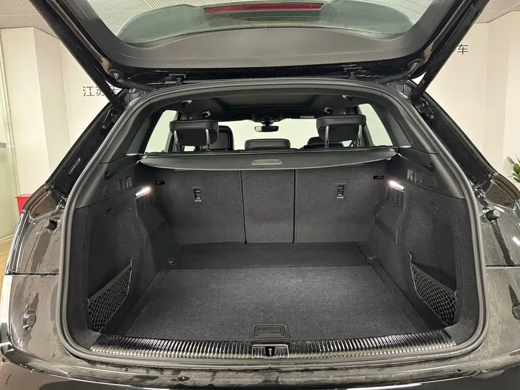 Audi Q5L 2025 45 TFSI Luxury Dynamic Edition