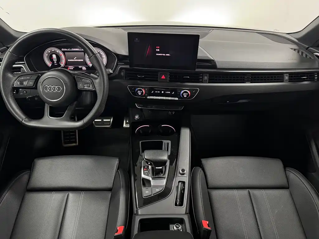 Audi A4L 2024 40 TFSI Luxury Dynamic Edition