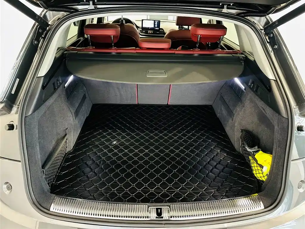 Audi Q5L 2021 40 TFSI Jinxiang Rensheng Edition