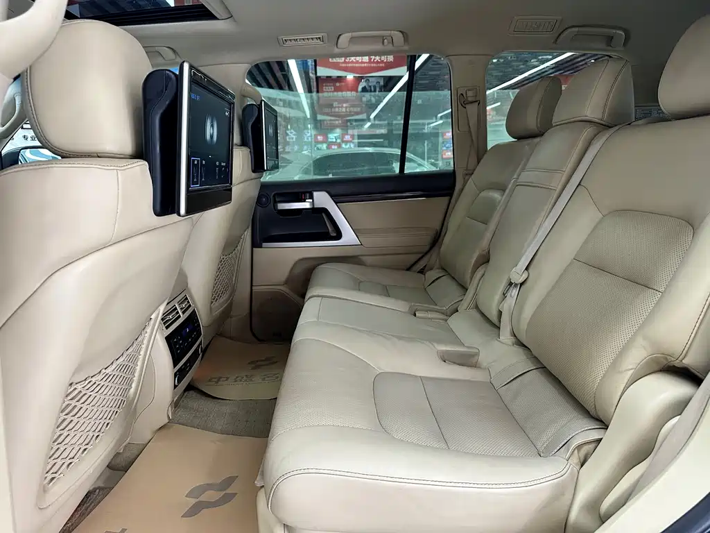 Land Cruiser 2016 4.6L Automatic VX-R