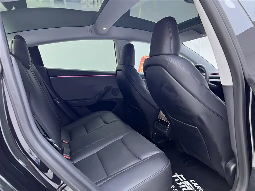 Tesla Model 3 2025 RWD
