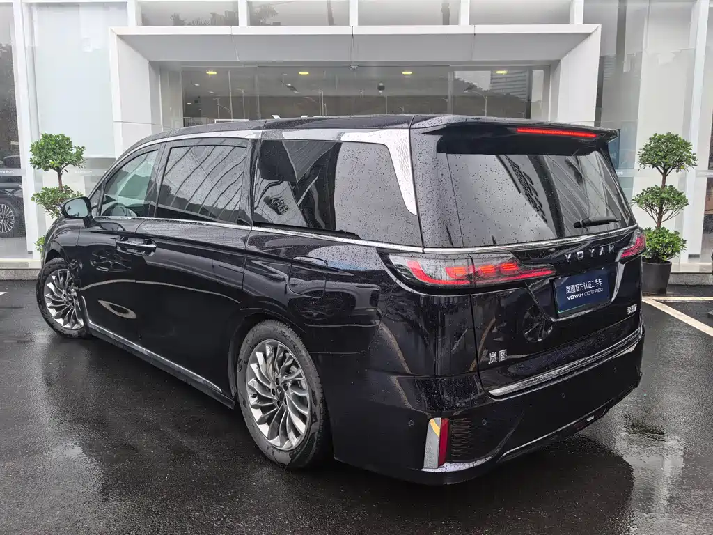 Voyah Dreamer 2024 PHEV Long Range Flagship Edition